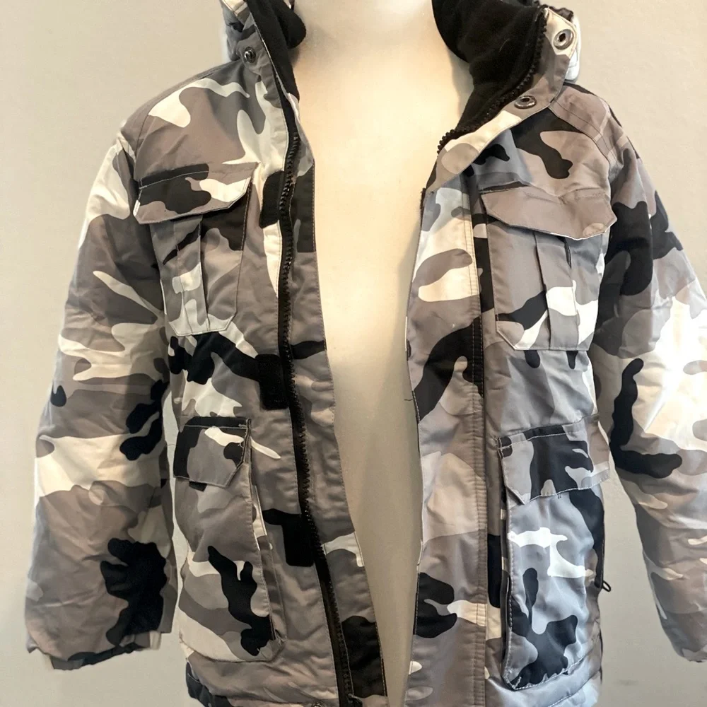 Boys Pulse insulated waterproof jacket size 4/5